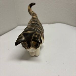 Mooreside Design Ceramic Cat Figurine called Flo Crouching Brown, BlackCream